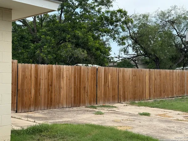 $225,000 | 401 East 4th Street, Camp Wood, TX 78833