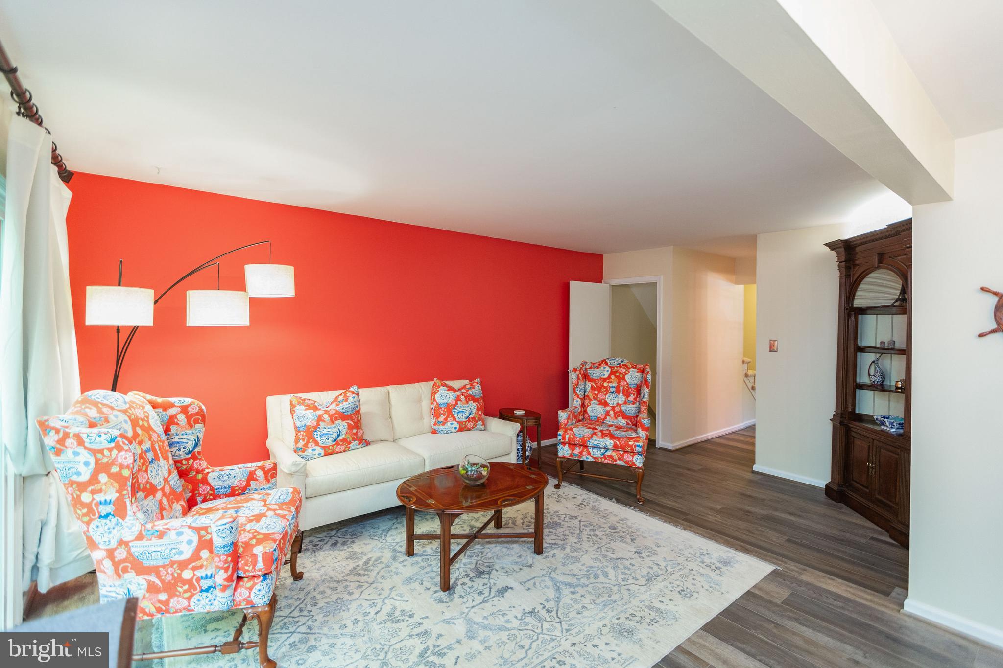 2431 Alsop Court Reston, VA 20191 - Photo 14 of 34 Stylish Accent Wall