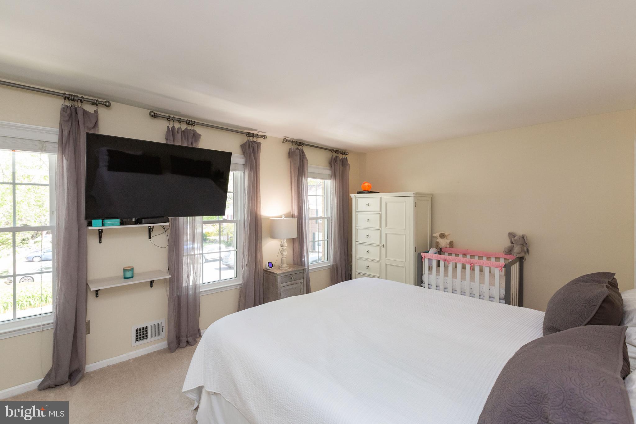 2431 Alsop Court Reston, VA 20191 - Photo 18 of 34 Primary Bedroom is Sunny and Cheerful
