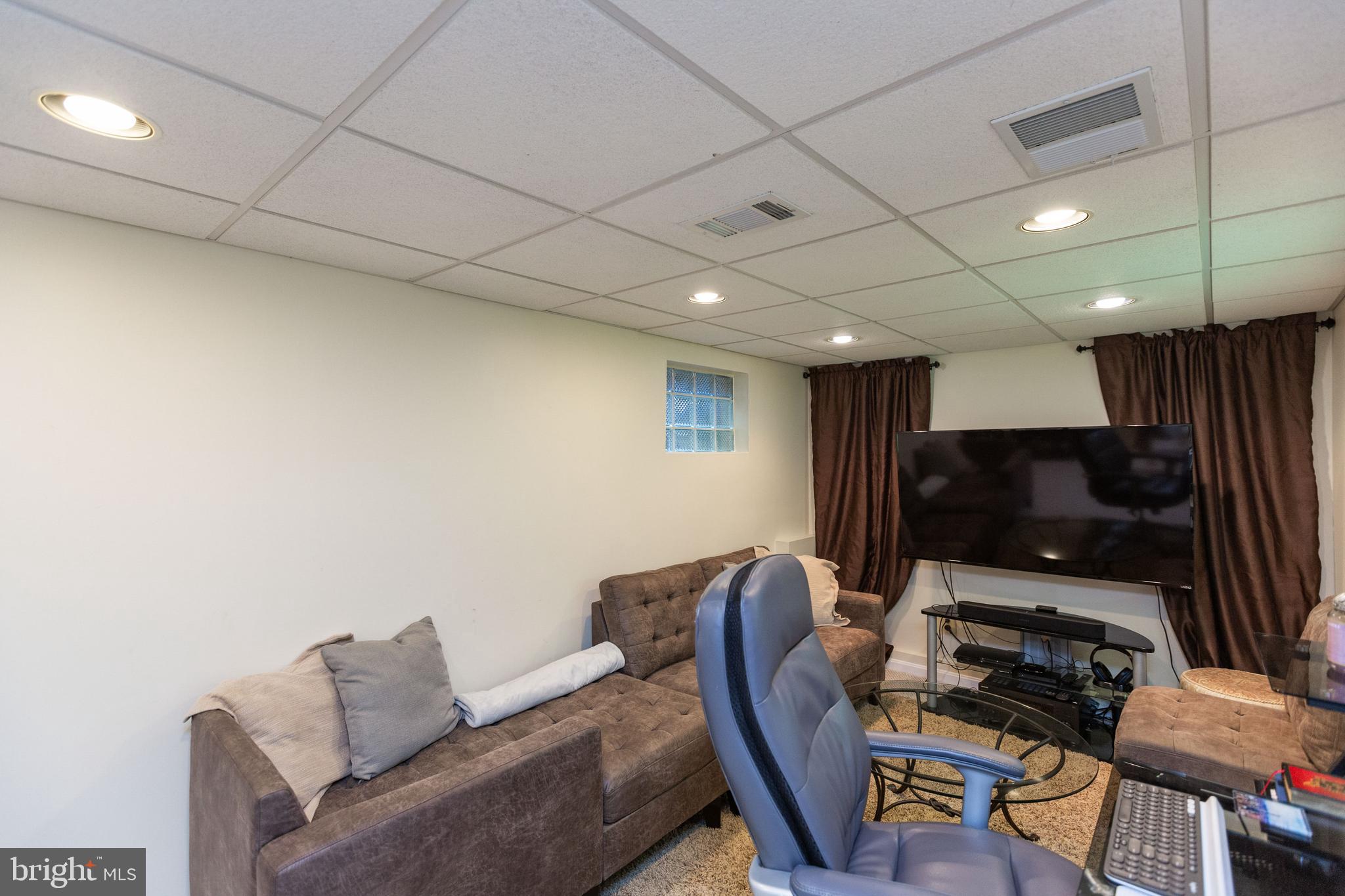 2431 Alsop Court Reston, VA 20191 - Photo 28 of 34 Office? Rec Room? Man Cave? You Choose!