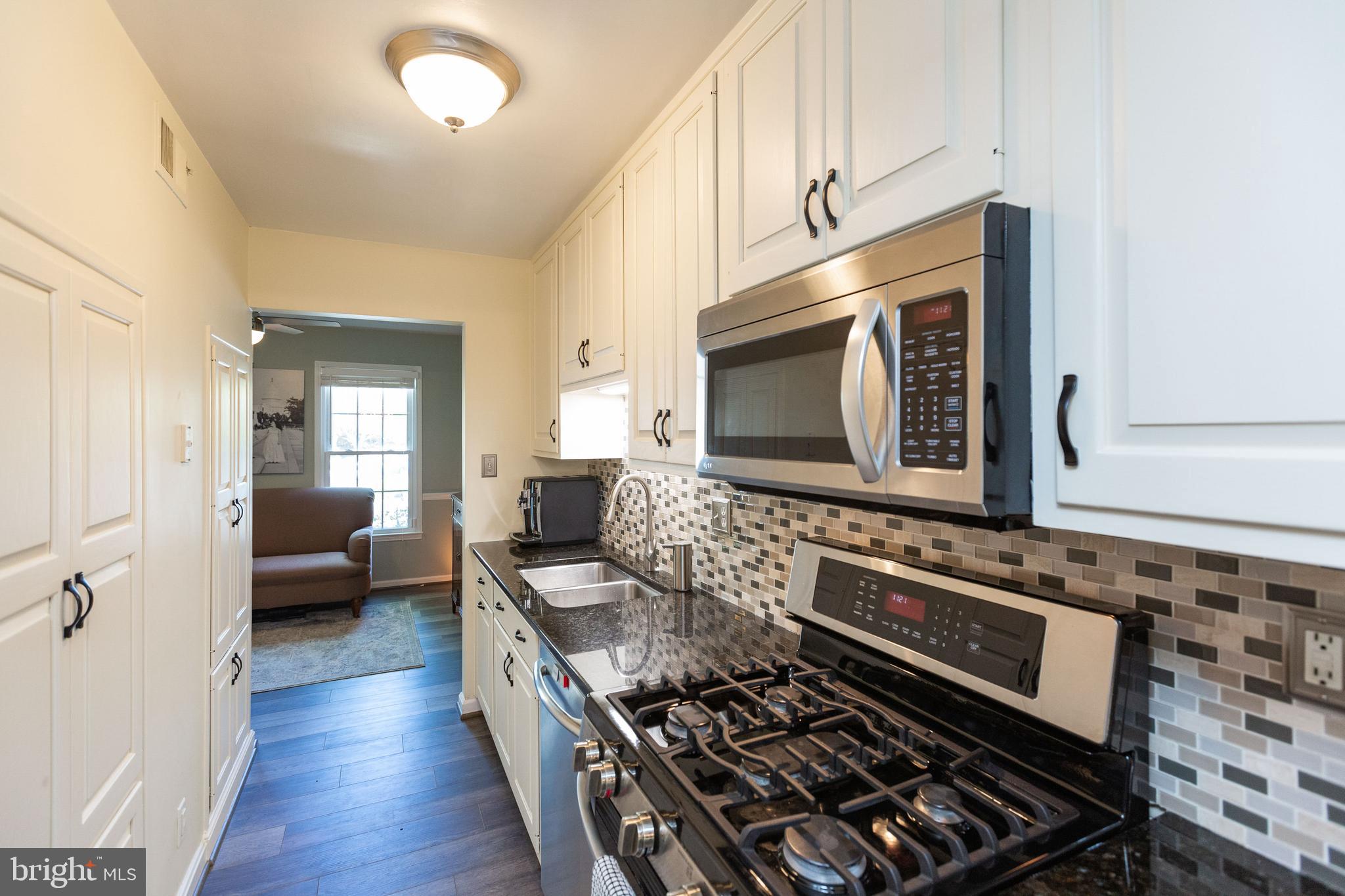 2431 Alsop Court Reston, VA 20191 - Photo 9 of 34 Stainless Steel Appliances
