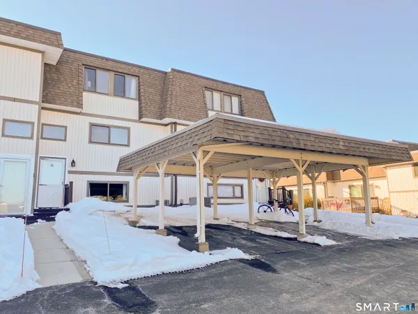 $2,000 | 29 Salmon Run, Unit 29, Suffield, CT 06078