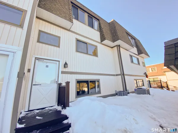 $2,000 | 29 Salmon Run, Unit 29, Suffield, CT 06078