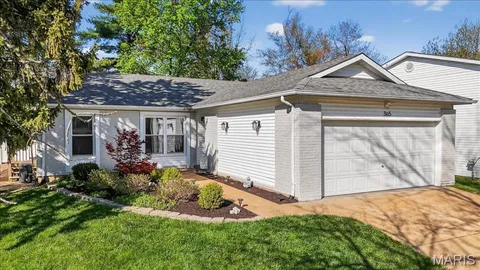 $359,900 | 365 Palermo Drive, Ballwin, MO 63021