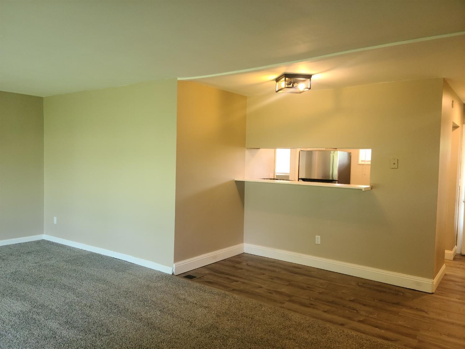 8905 Daly Road Cincinnati, OH 45231 - Photo 5 of 11