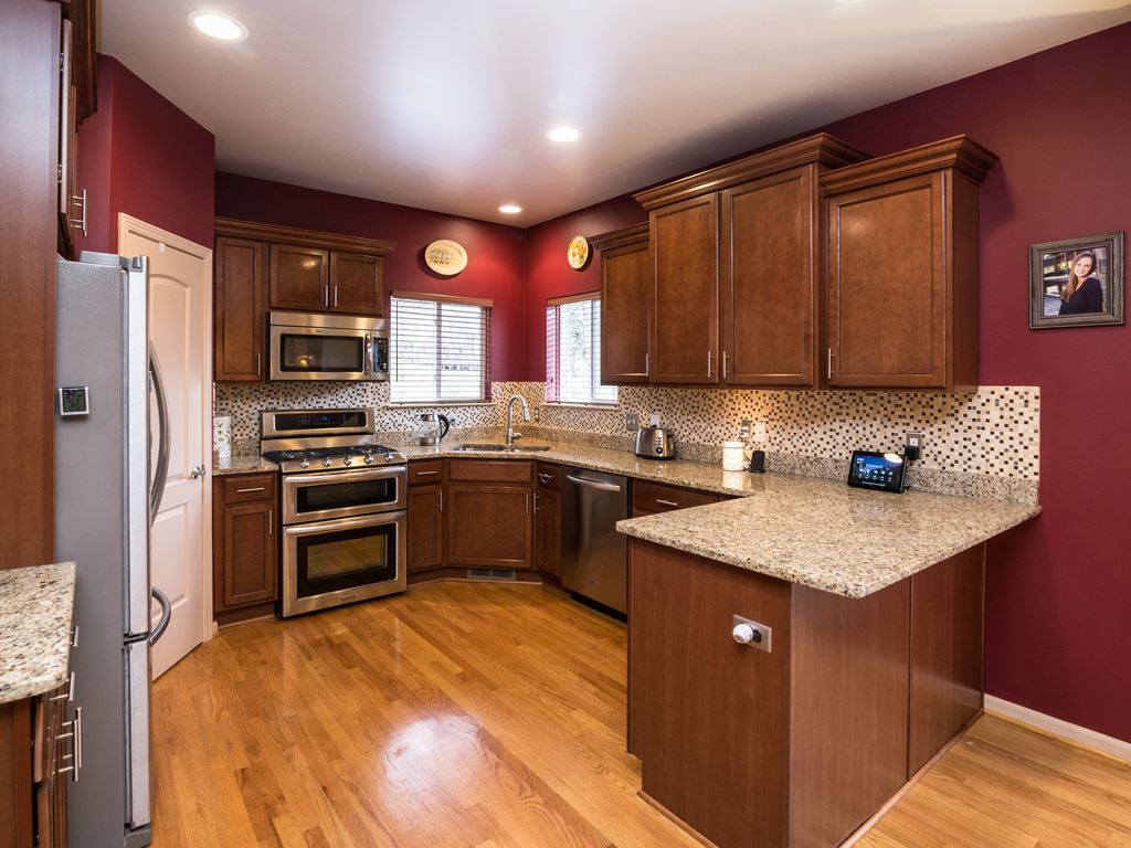 131 Spruce Lane Rochester, MI 48307 - Photo 11 of 47