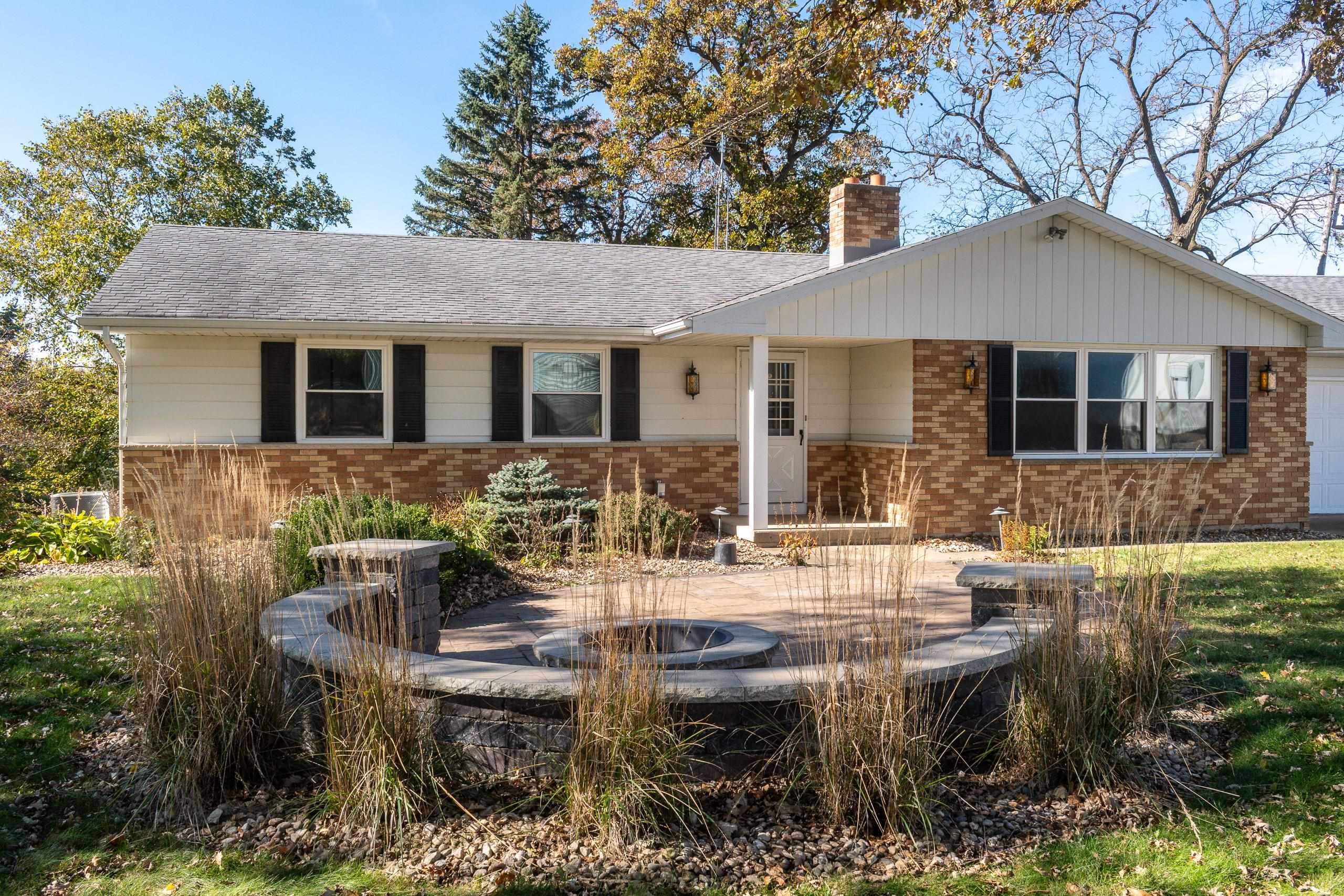 2542 County Rd P Road Verona, WI 53593 - Photo 8 of 103