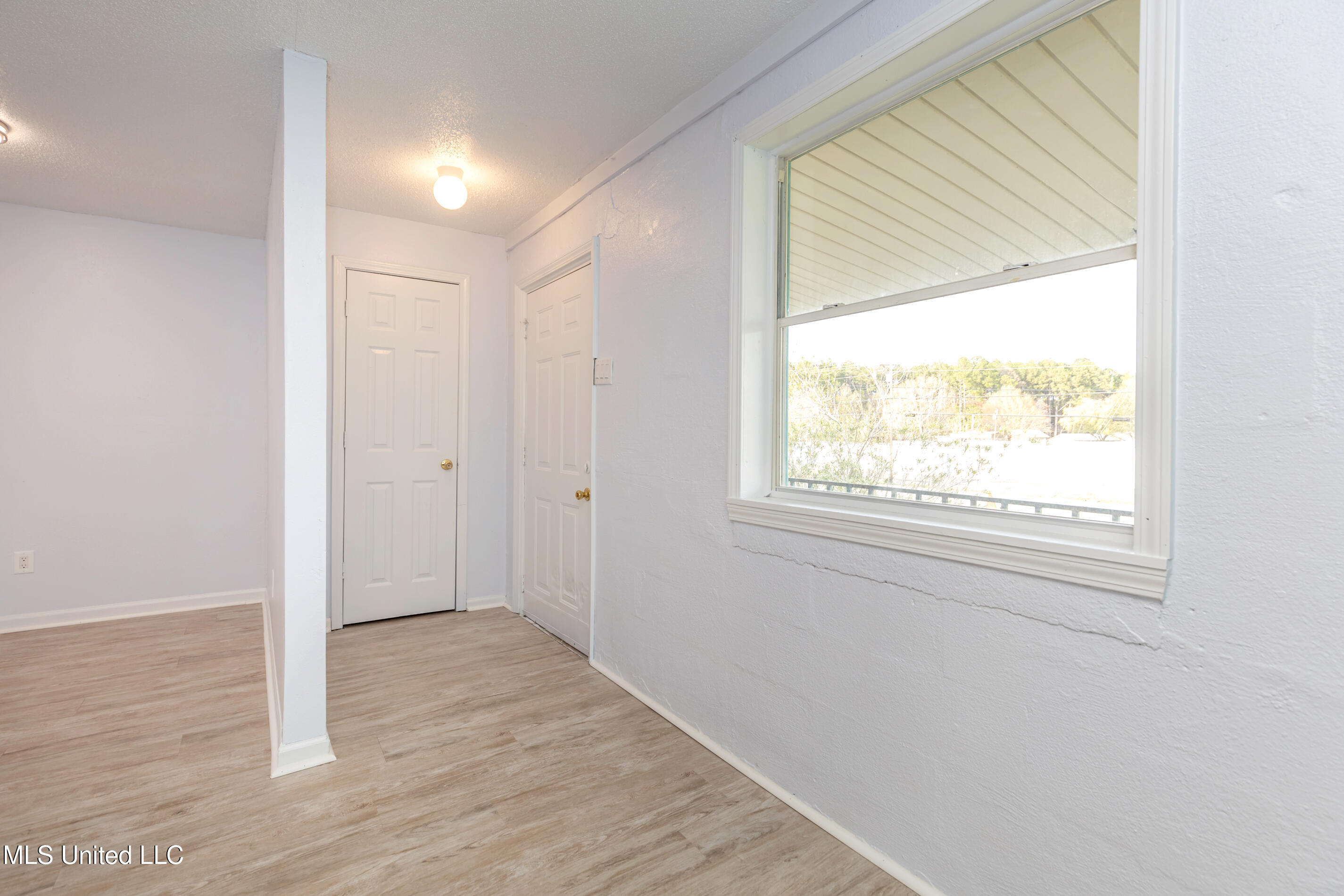 8429 Highway 613, Unit 3 Moss Point, MS 39562 - Photo 19 of 47 IMG_2284