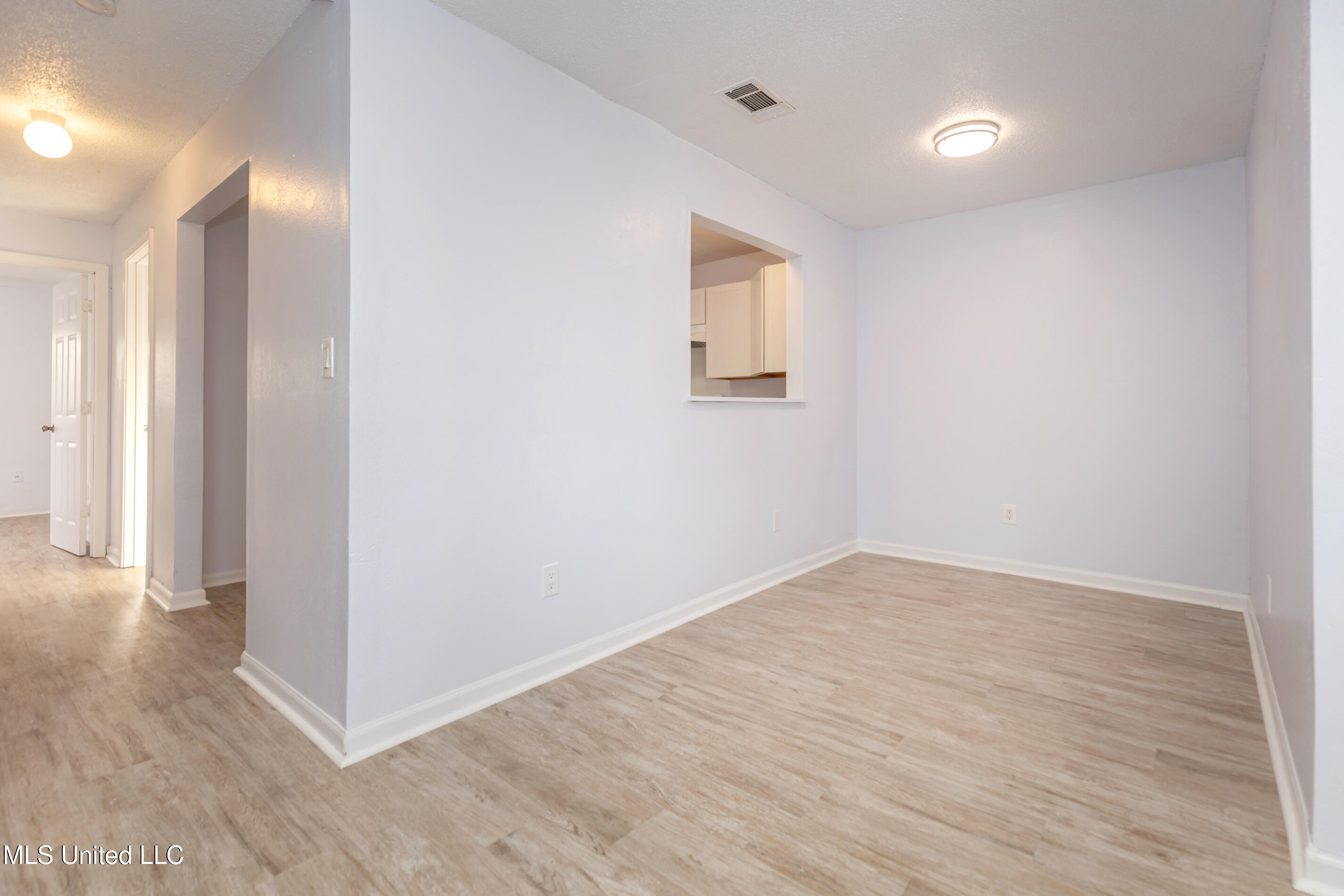 8429 Highway 613, Unit 3 Moss Point, MS 39562 - Photo 20 of 47 IMG_2285