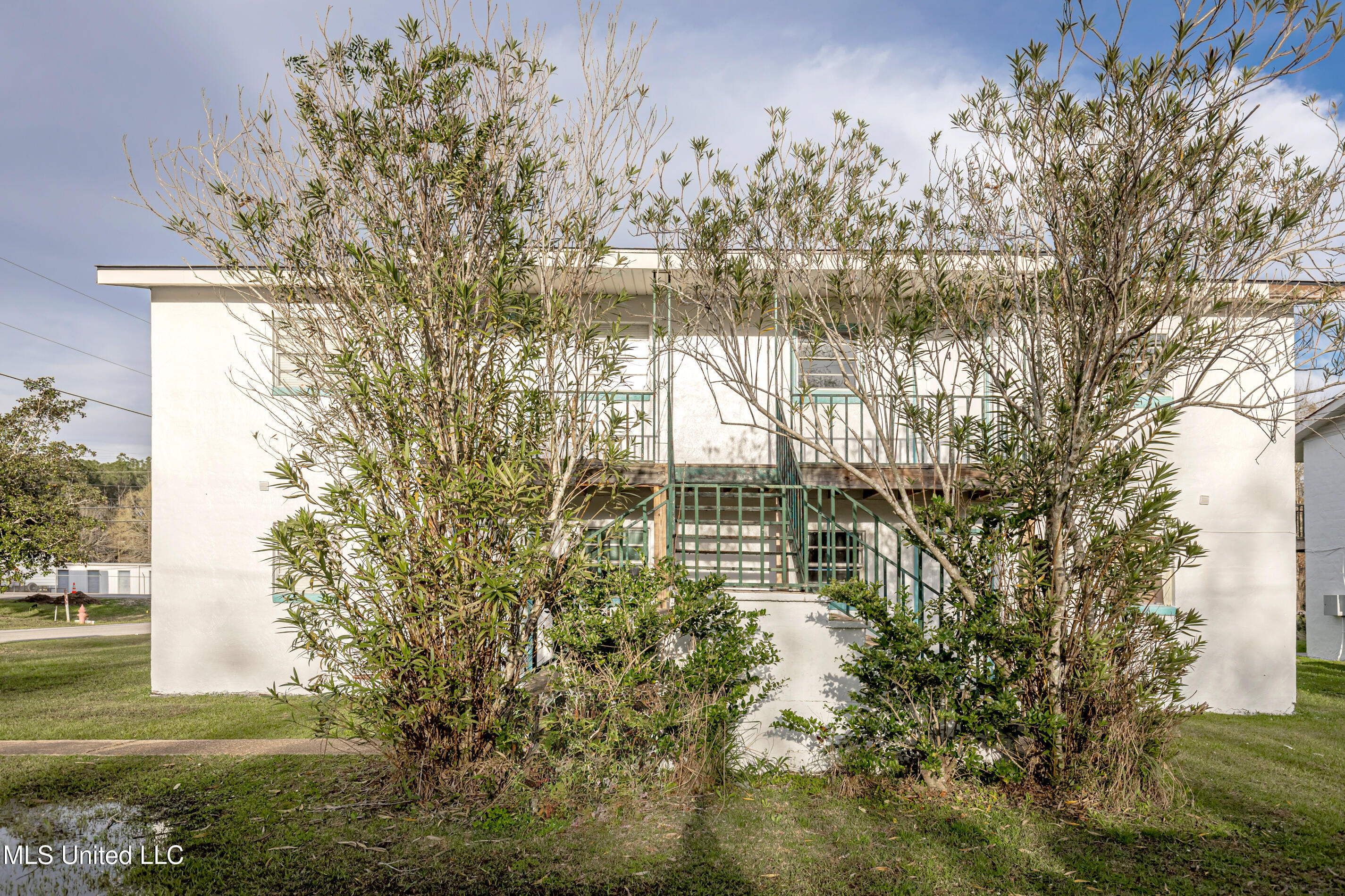 8429 Highway 613, Unit 3 Moss Point, MS 39562 - Photo 2 of 47 IMG_2232