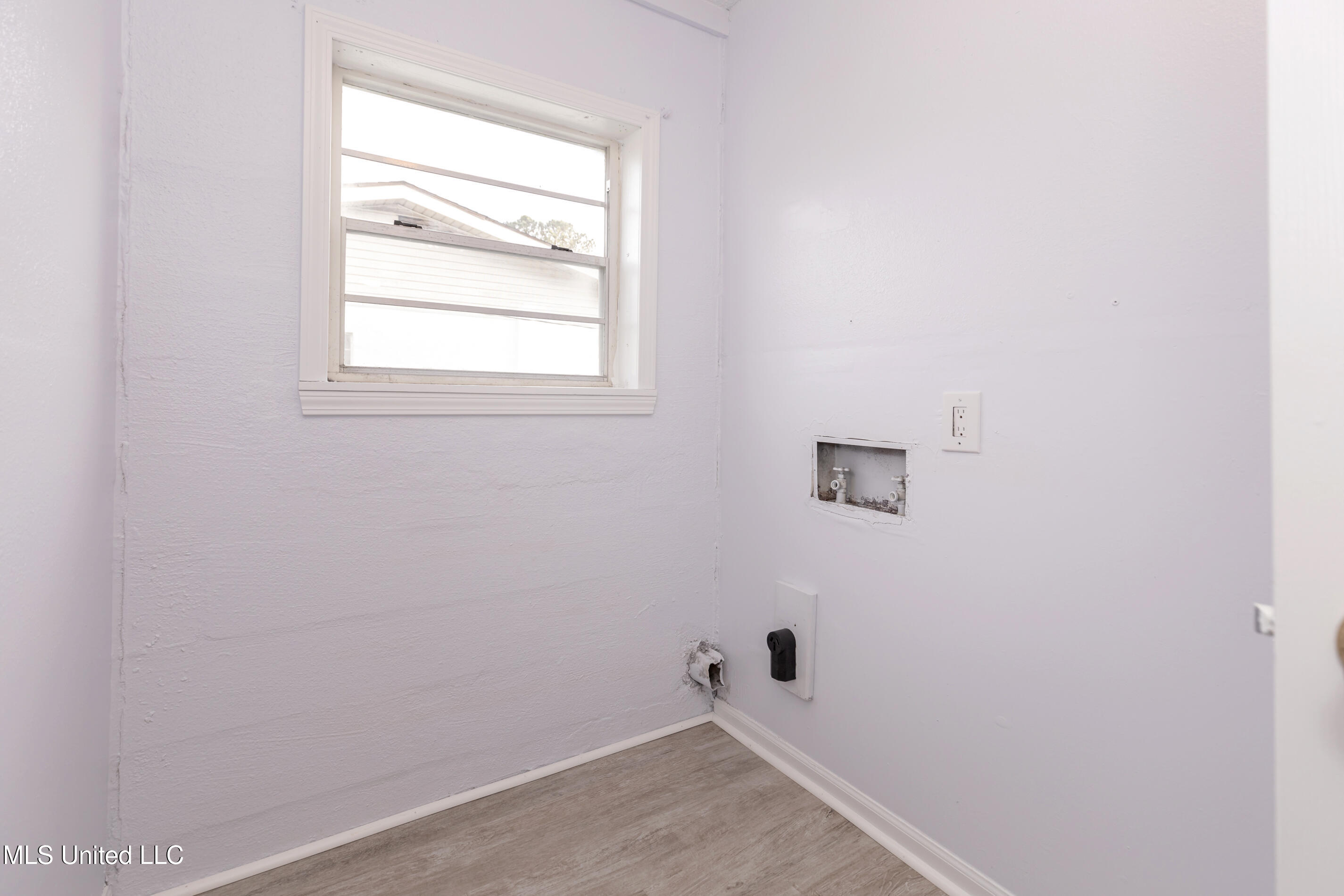 8429 Highway 613, Unit 3 Moss Point, MS 39562 - Photo 24 of 47 IMG_2289