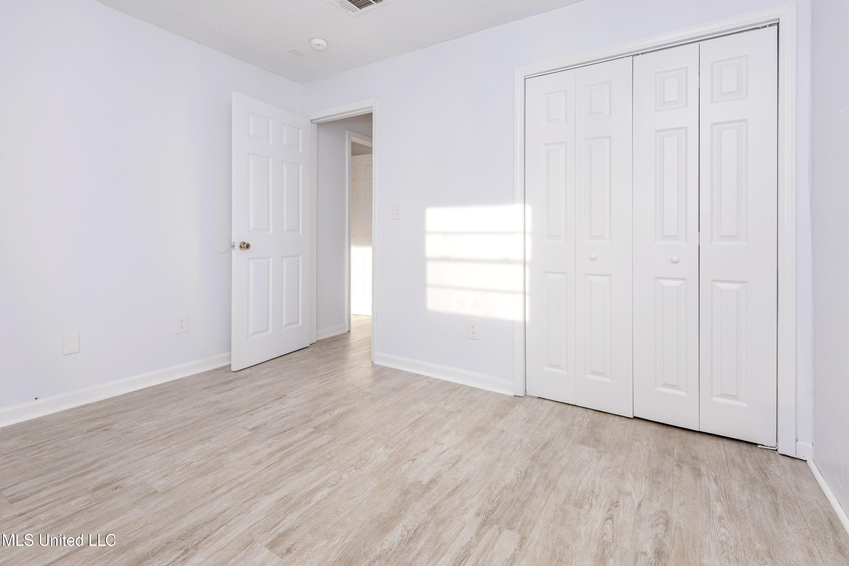 8429 Highway 613, Unit 3 Moss Point, MS 39562 - Photo 31 of 47 IMG_2297