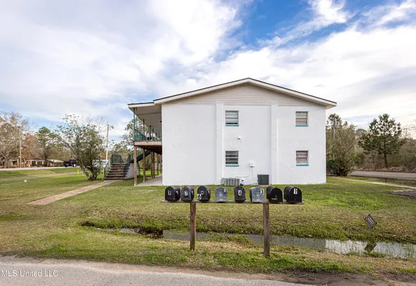 $850 | 8429 Highway 613, Unit 3, Moss Point, MS 39562