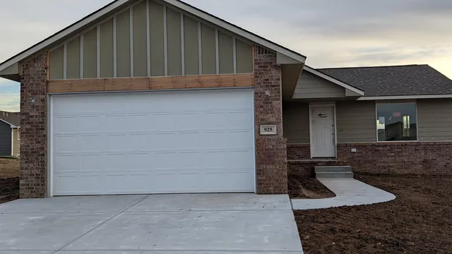 $248,900 | 925 East Bellows Street, Derby, KS 67037