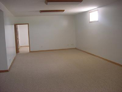 1303 Warren Road Huntington, IN 46750 - Photo 4 of 7 Gallery Image 4