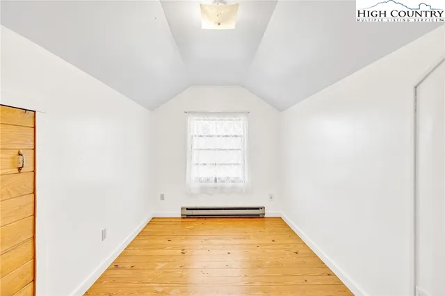 a view of empty room with window