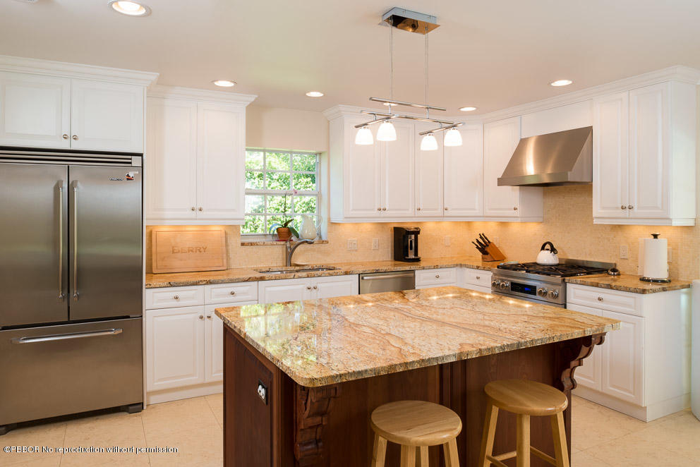 225 Potter Road West Palm Beach, FL 33405 - Photo 6 of 11 Kitchen