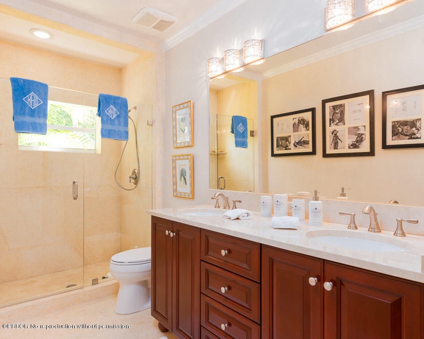 225 Potter Road West Palm Beach, FL 33405 - Photo 10 of 11 Bathroom