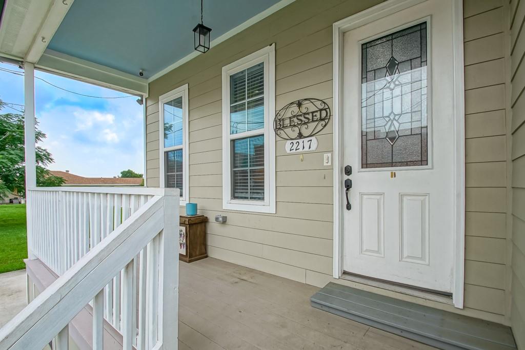 2217 Angela Street Arabi, LA 70032 - Photo 3 of 26