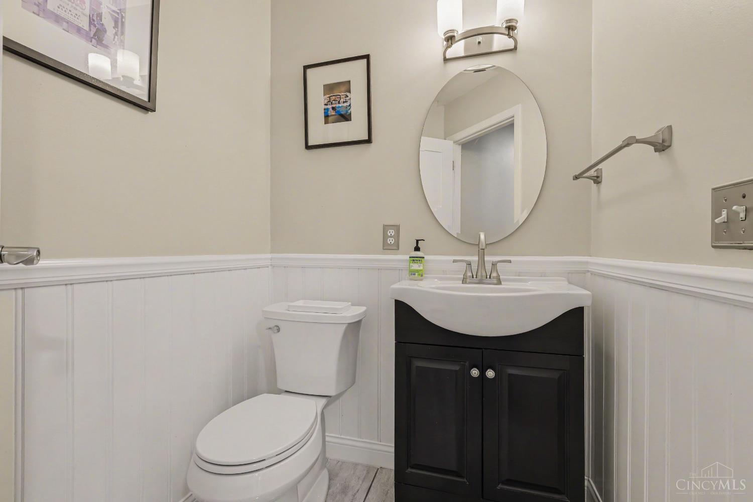 1432 Apple Hill Road Cincinnati, OH 45230 - Photo 12 of 39 Powder Room Main Floor