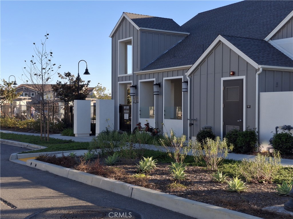 10776 Telegraph Road Ventura, CA 93004 - Photo 2 of 36 Community Center