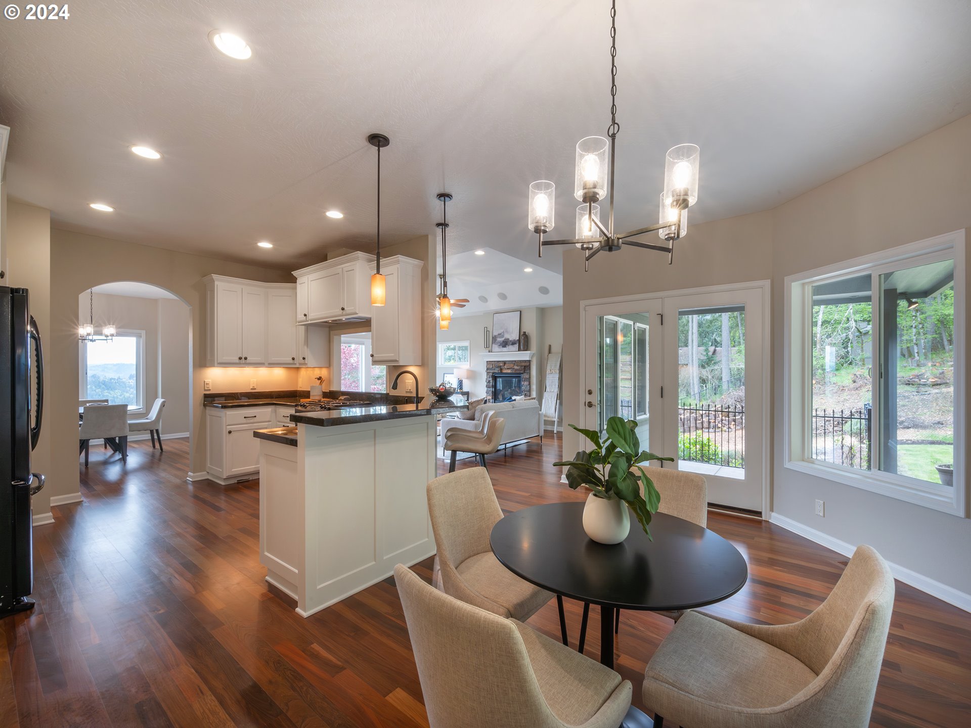 790 Pine View Court Eugene, OR 97405 - Photo 15 of 47