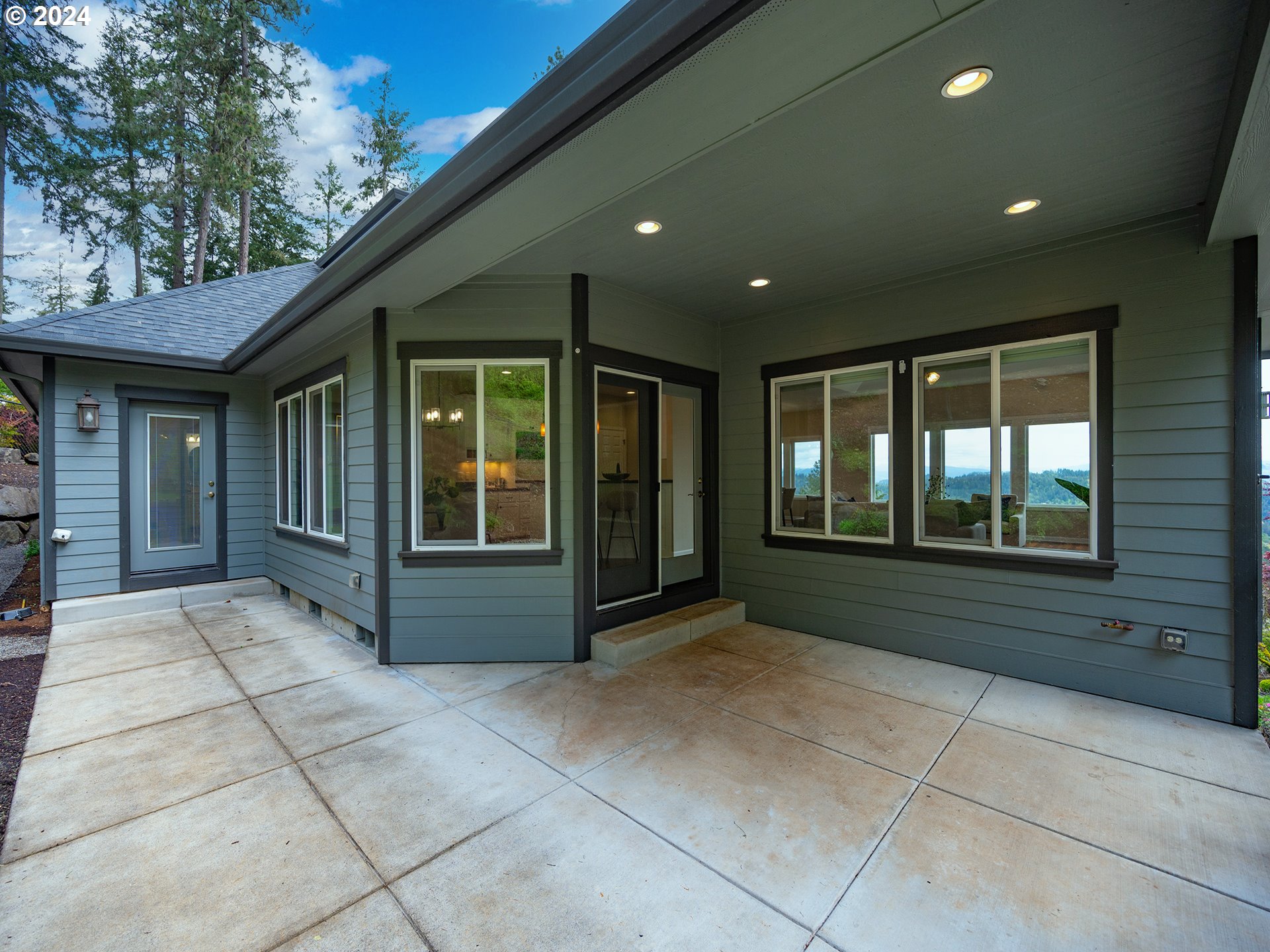 790 Pine View Court Eugene, OR 97405 - Photo 40 of 47