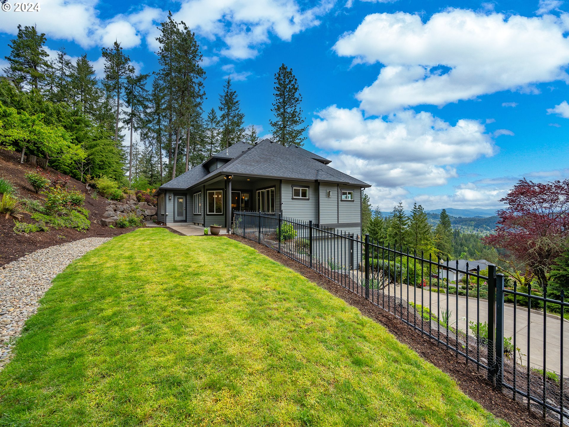 790 Pine View Court Eugene, OR 97405 - Photo 41 of 47