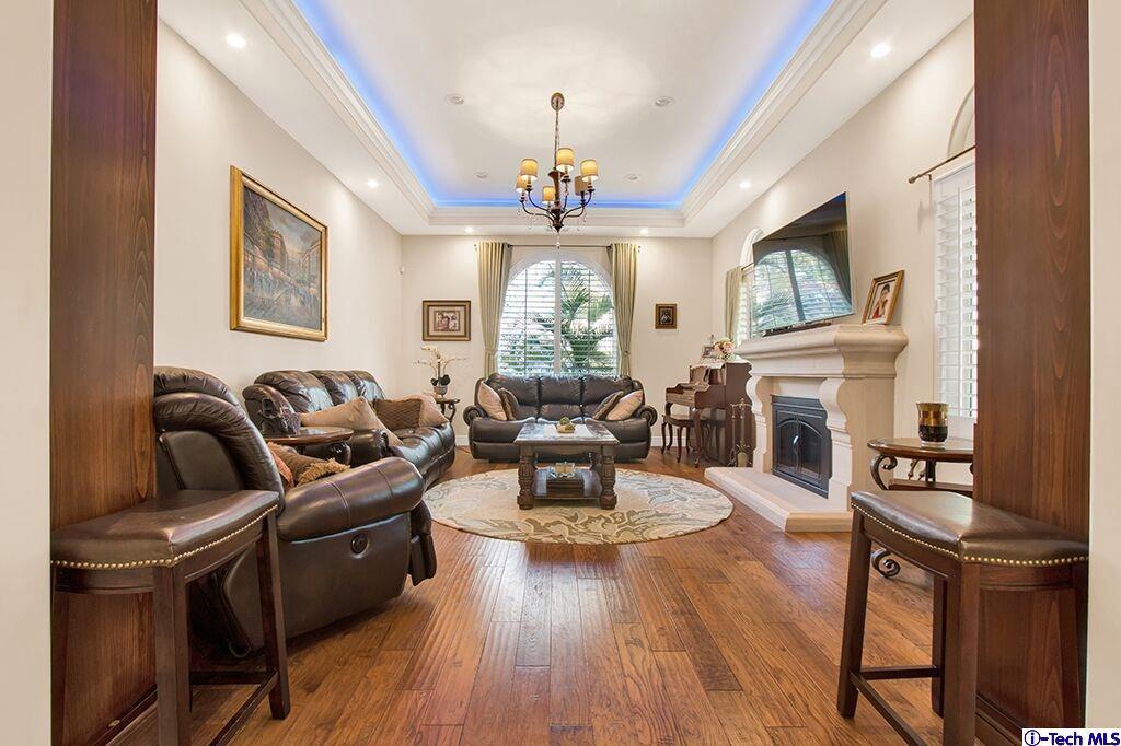 1710 West Kenneth Road Glendale, CA 91201 - Photo 7 of 26 Gallery Image 7