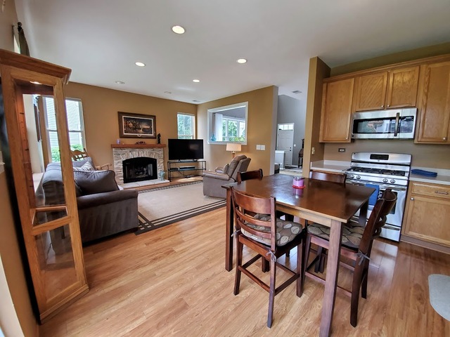 248 Grand Ridge Road, Unit 248 St. Charles, IL 60175 - Photo 7 of 33