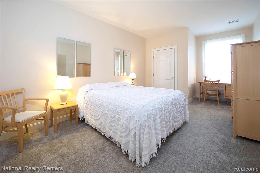 39210 Hayes Road, Unit 38 Clinton Township, MI 48038 - Photo 12 of 24