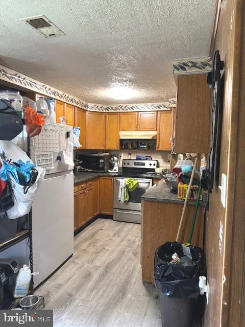 522 Mission Road Harpers Ferry, WV 25425 - Photo 11 of 14 a kitchen with a sink appliances and cabinets