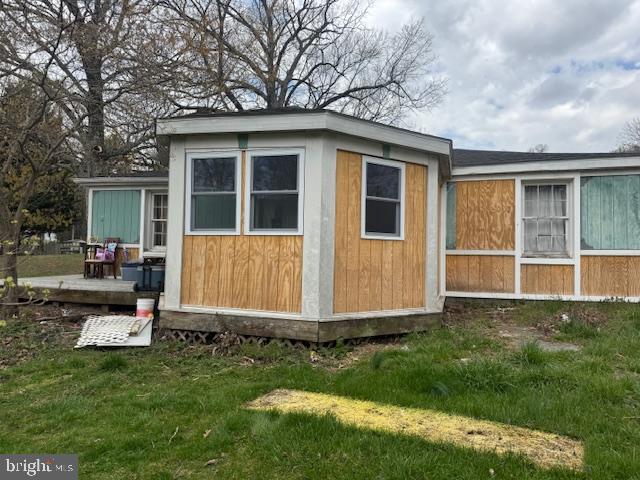522 Mission Road Harpers Ferry, WV 25425 - Photo 2 of 14 a view of backyard with a garden and plants