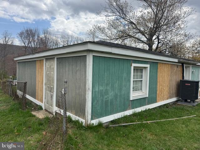 522 Mission Road Harpers Ferry, WV 25425 - Photo 3 of 14 a backyard of a house with lots of green space
