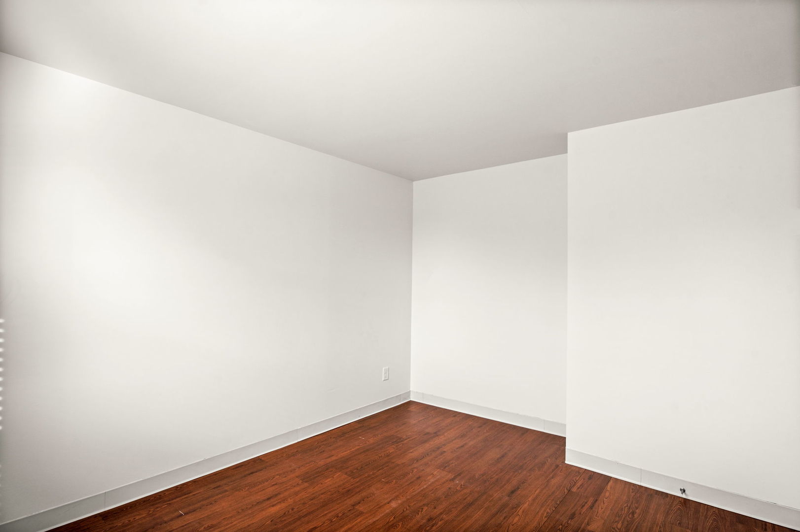 827 East Wilson Street, Unit B Batavia, IL 60510 - Photo 13 of 17 a view of an empty room