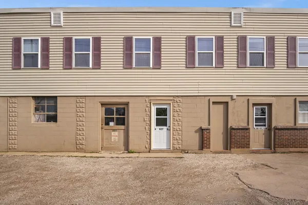 $1,450 | 825 East Wilson Street, Unit 2, Batavia, IL 60510