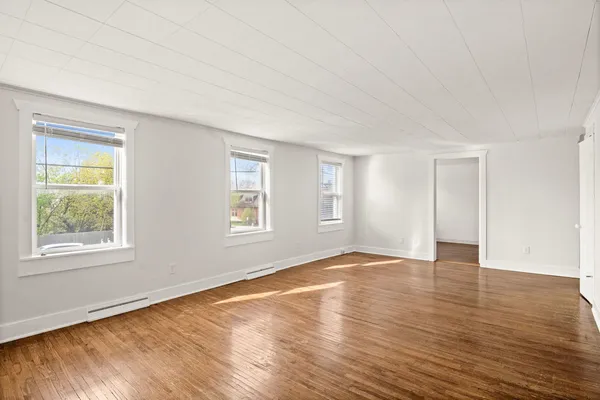 $1,450 | 825 East Wilson Street, Unit 2, Batavia, IL 60510