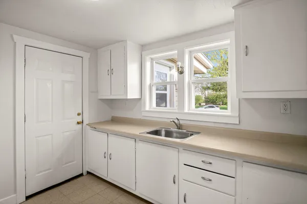 $1,450 | 825 East Wilson Street, Unit 2, Batavia, IL 60510