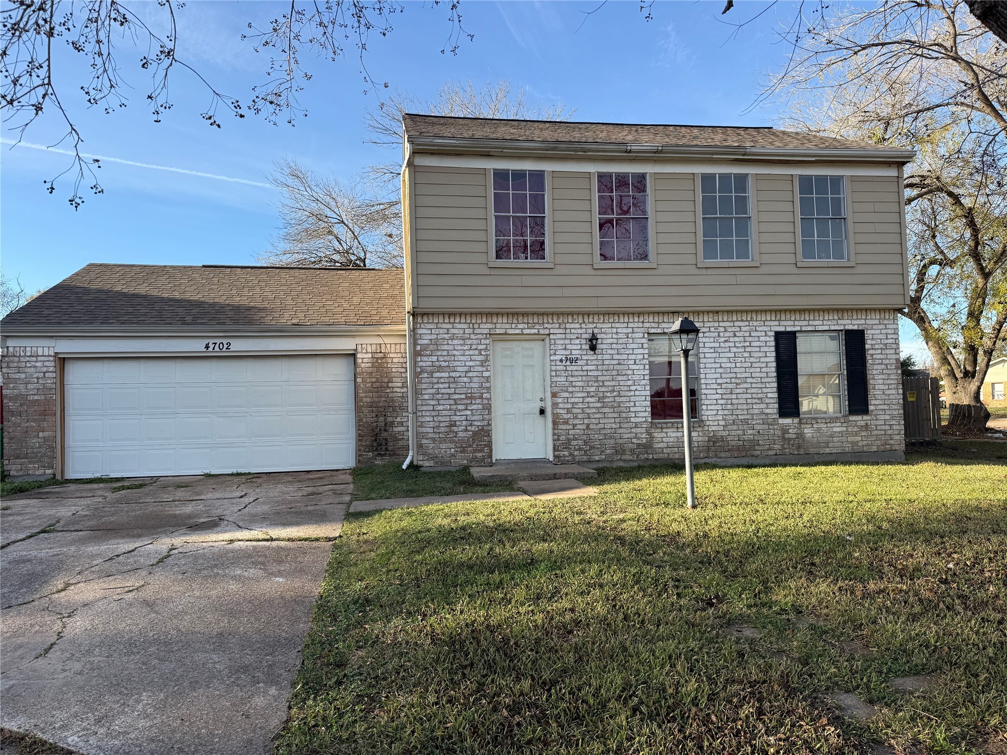a front view of house with yard
