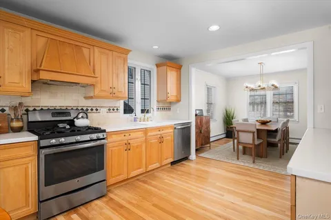 $879,000 | 125 Travers Avenue, Mamaroneck, NY 10543