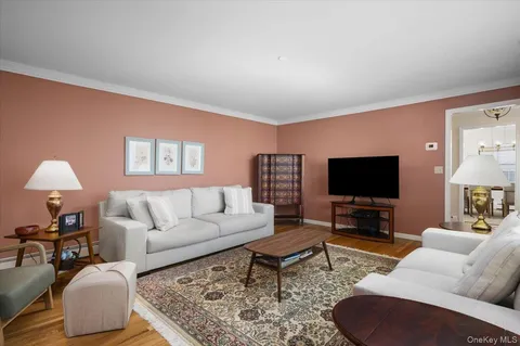 $879,000 | 125 Travers Avenue, Mamaroneck, NY 10543