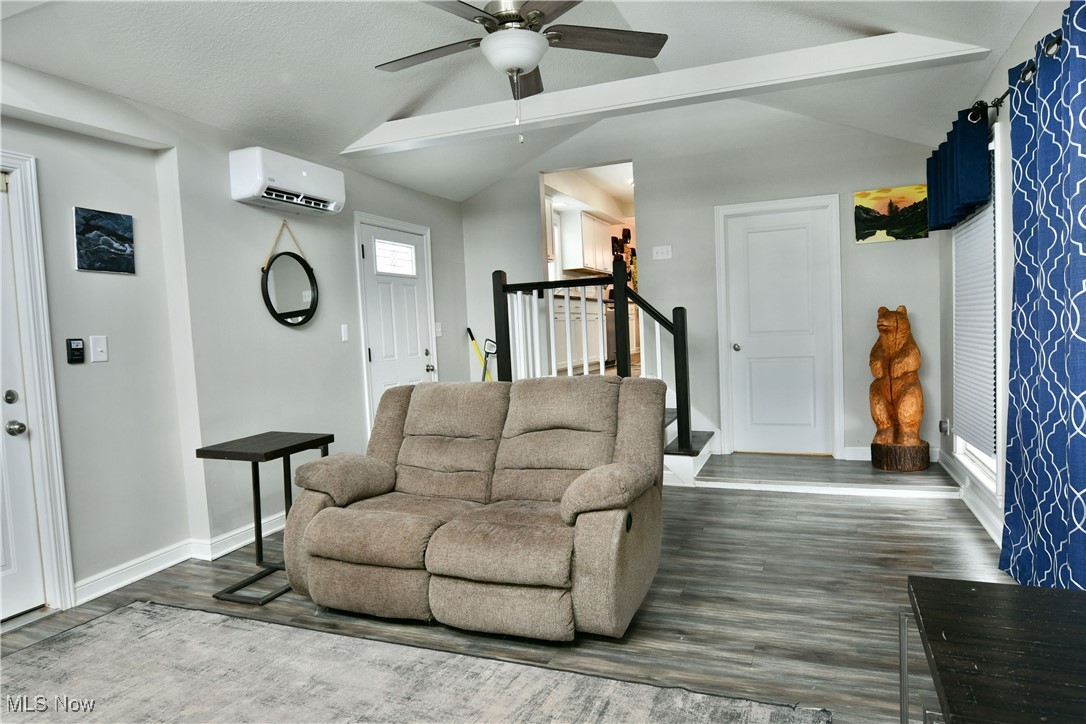 1609 Mathews Road Youngstown, OH 44514 - Photo 22 of 50 Gallery Image 22