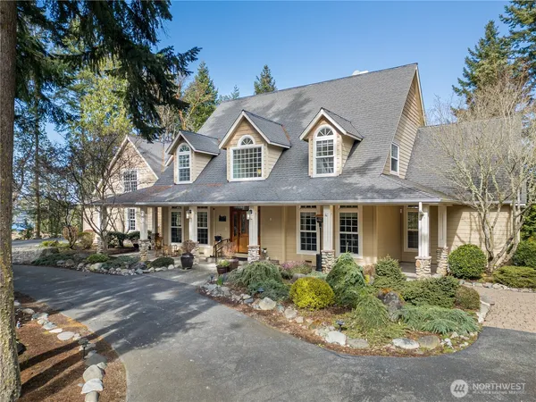 $1,799,950 | 11 East Mindy Lane, Sequim, WA 98382