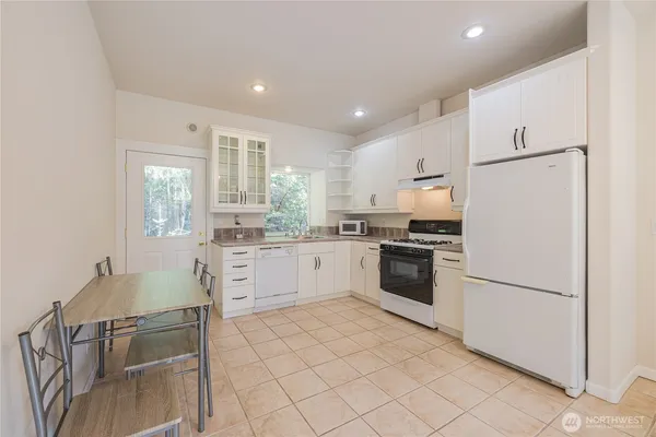 $1,799,950 | 11 East Mindy Lane, Sequim, WA 98382