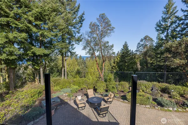 $1,799,950 | 11 East Mindy Lane, Sequim, WA 98382