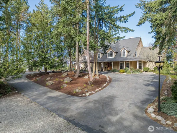$1,799,950 | 11 East Mindy Lane, Sequim, WA 98382