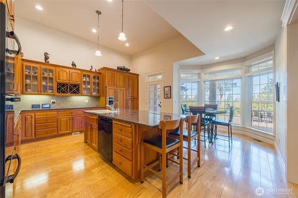 $1,799,950 | 11 East Mindy Lane, Sequim, WA 98382