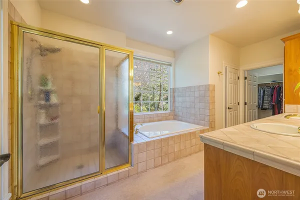 $1,799,950 | 11 East Mindy Lane, Sequim, WA 98382