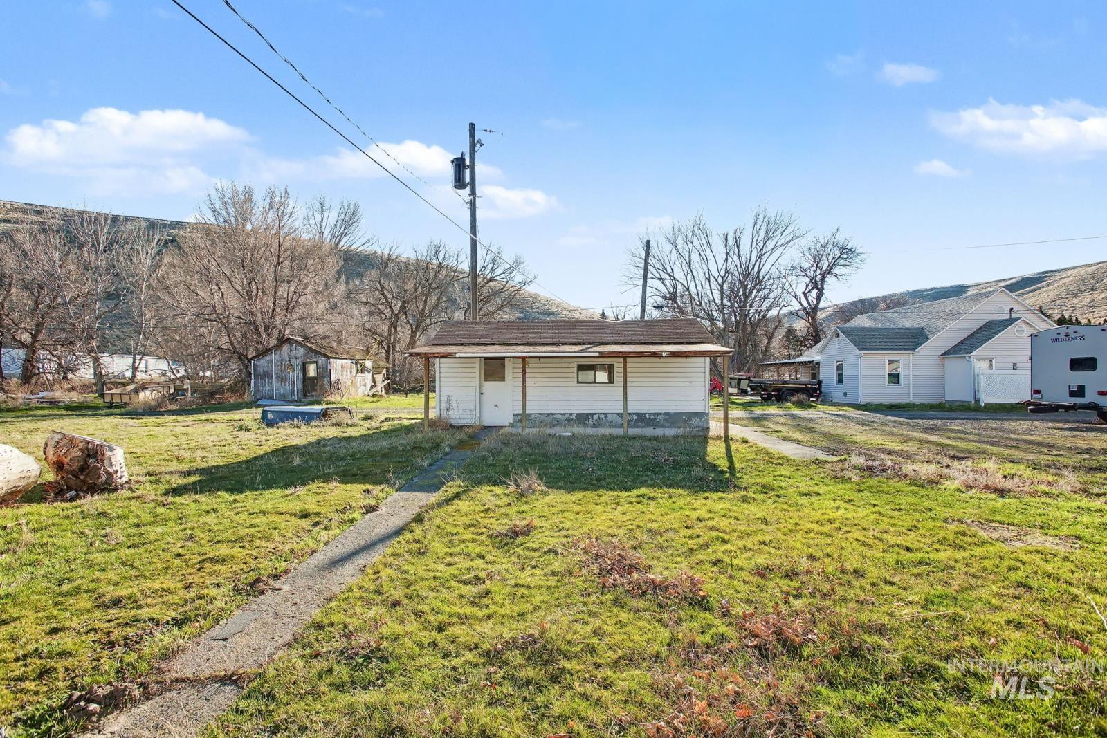 1830 Columbia Street Pomeroy, WA 99347 - Photo 26 of 28 View of grassy yard