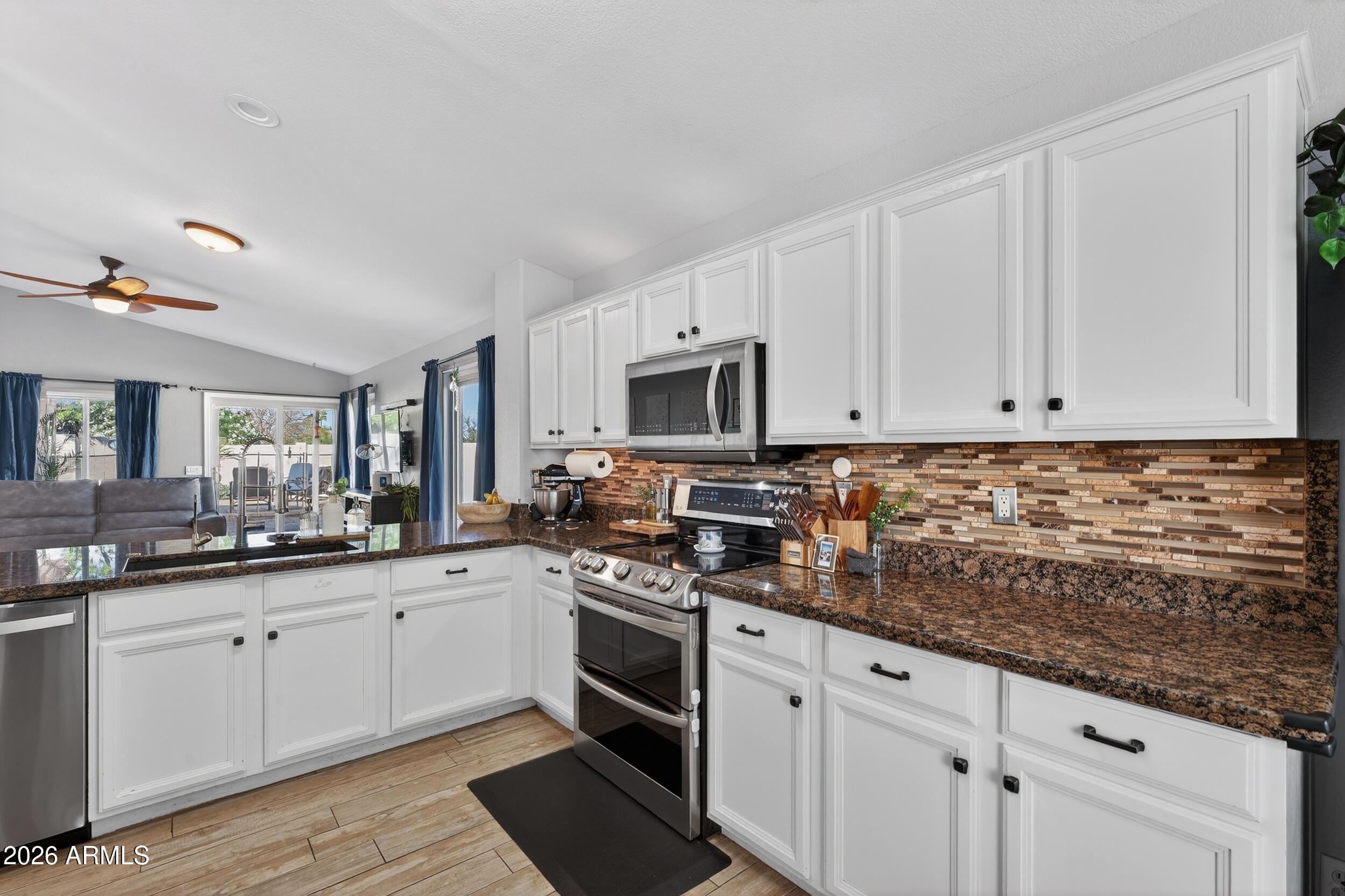 1792 East Appaloosa Road Gilbert, AZ 85296 - Photo 5 of 43 19_dsc03606